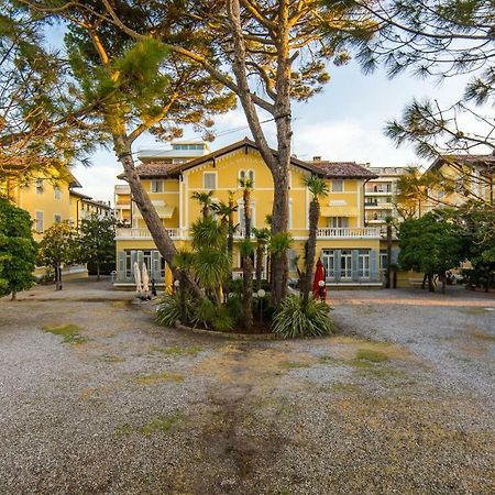 Hotel Ville Bianchi Grado Exteriör bild