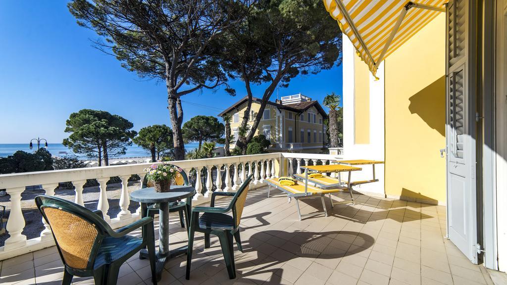 Hotel Ville Bianchi Grado Exteriör bild