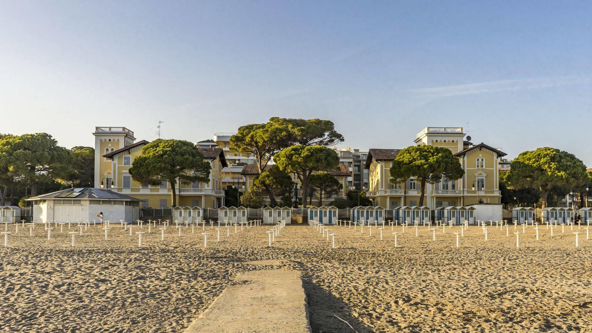 Hotel Ville Bianchi Grado Exteriör bild