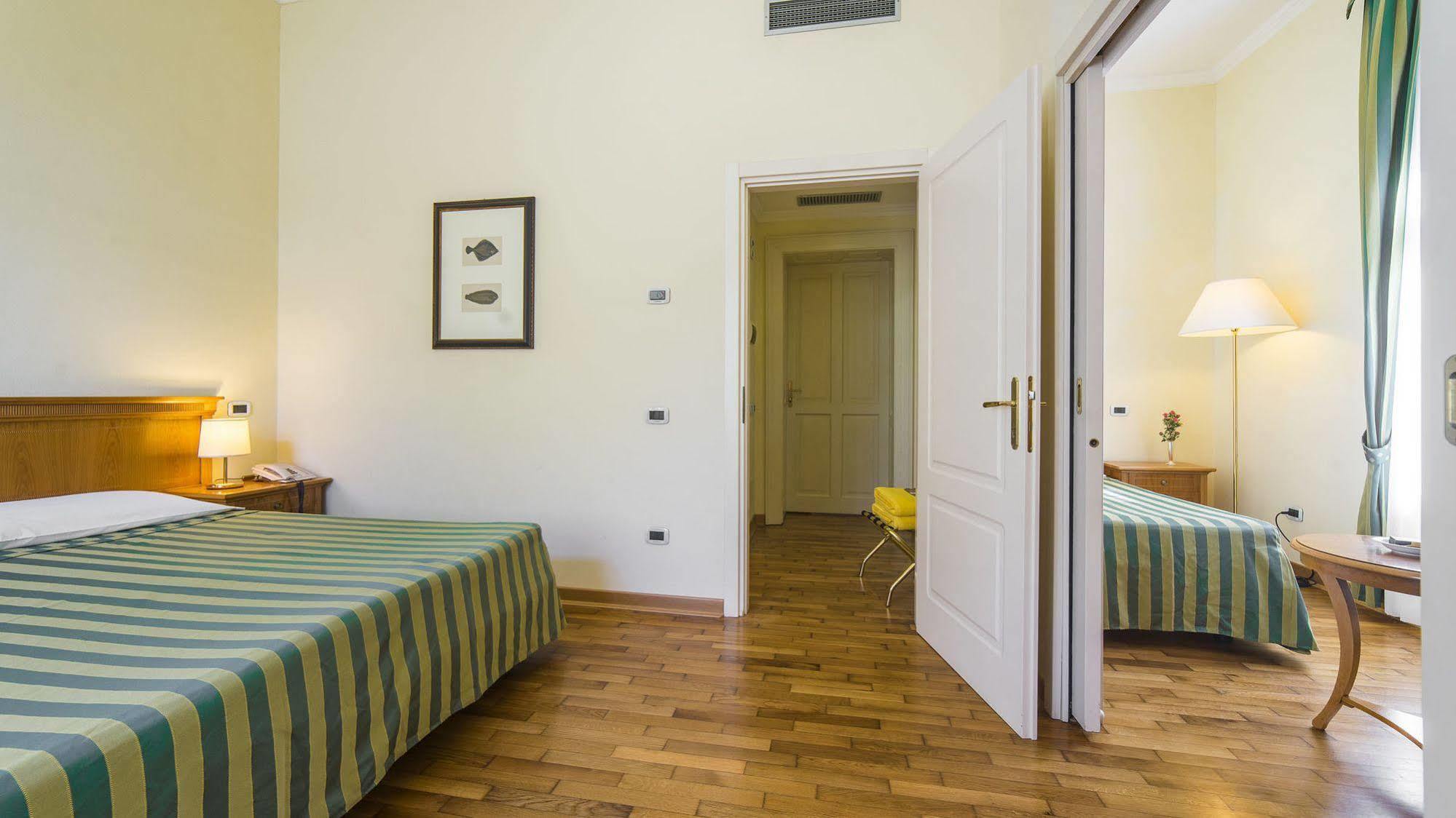 Hotel Ville Bianchi Grado Exteriör bild
