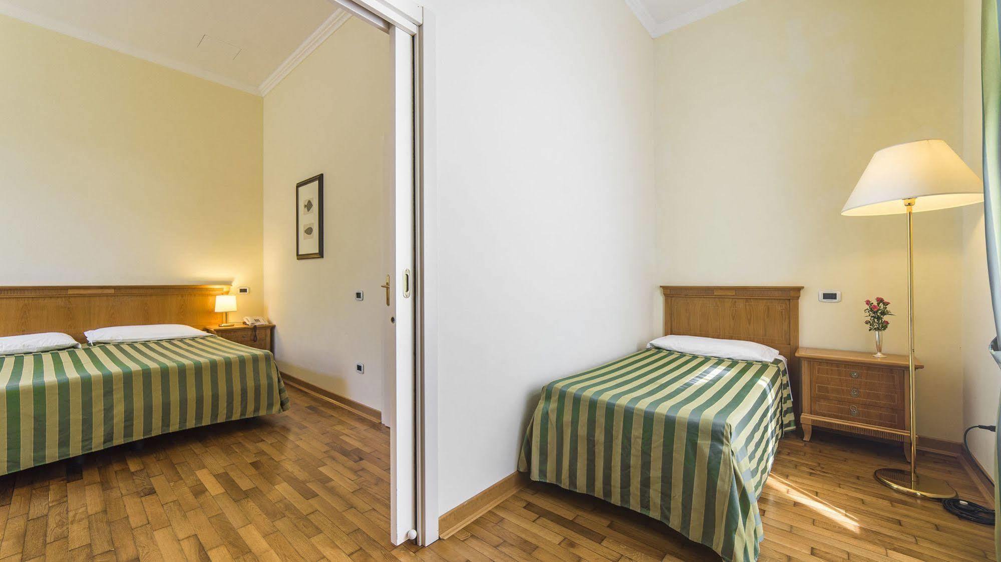Hotel Ville Bianchi Grado Exteriör bild