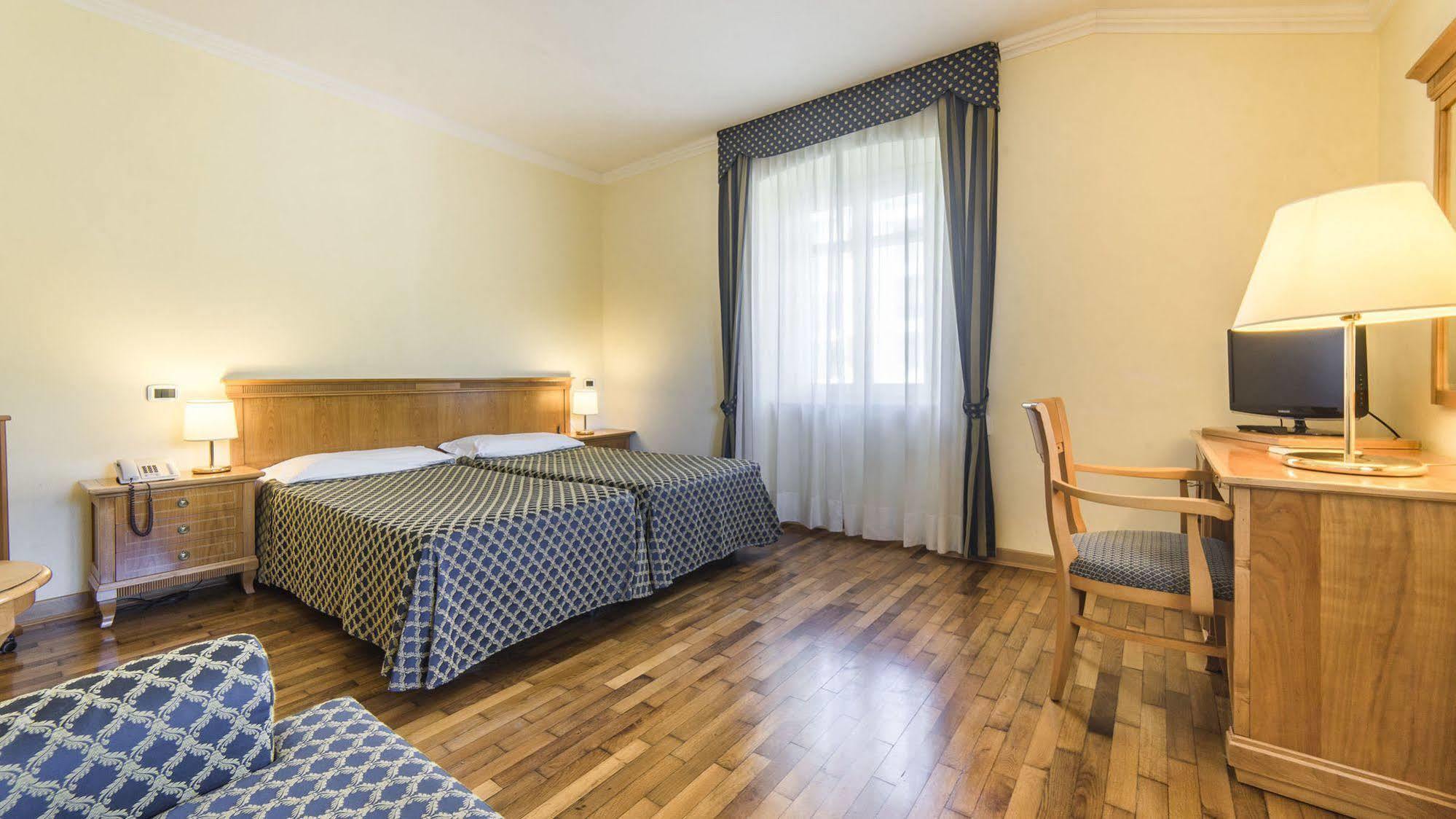 Hotel Ville Bianchi Grado Exteriör bild