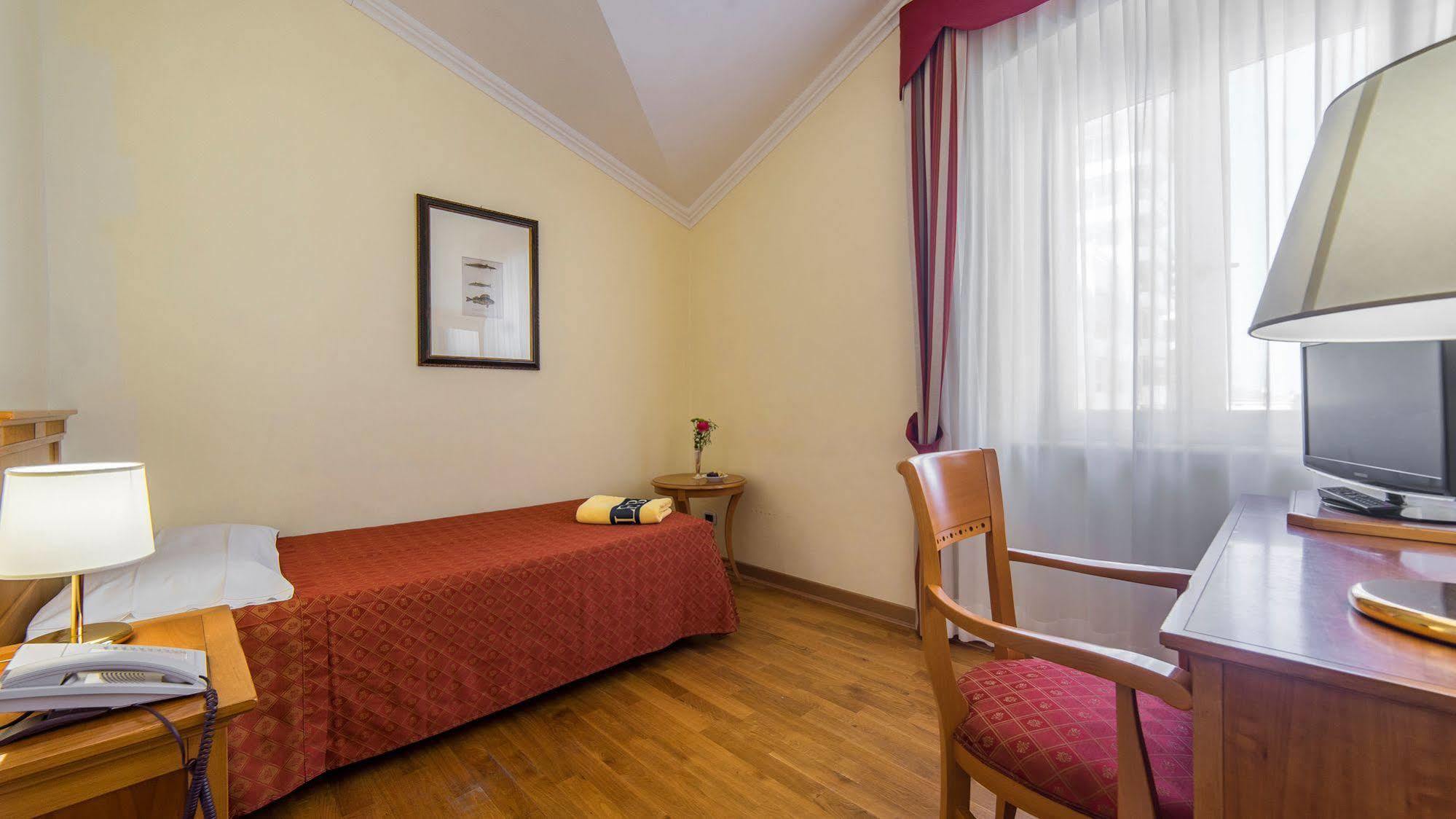 Hotel Ville Bianchi Grado Exteriör bild