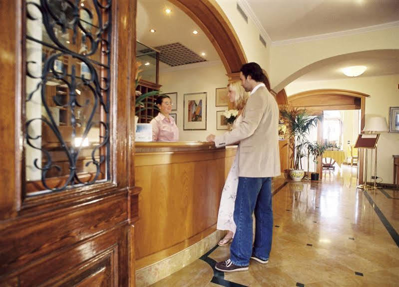 Hotel Ville Bianchi Grado Exteriör bild