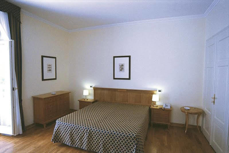 Hotel Ville Bianchi Grado Exteriör bild