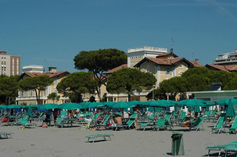 Hotel Ville Bianchi Grado Exteriör bild